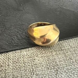 Vintage Chunky Gold Tone Dome Statement Ring Size 8.5 Mob Wife 90s